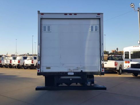 Used 2017 Chevrolet Express 3500 RWD image 8