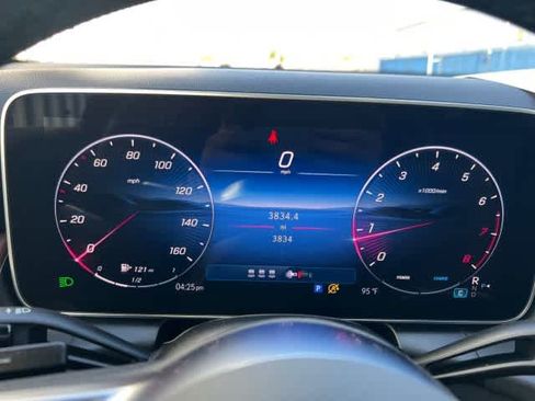 Certified 2025 Mercedes-Benz GLC 300 image 19