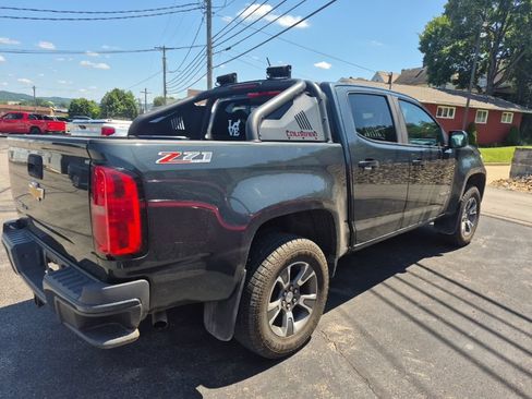Used 2017 Chevrolet Colorado Z71 AWD/4WD image 8