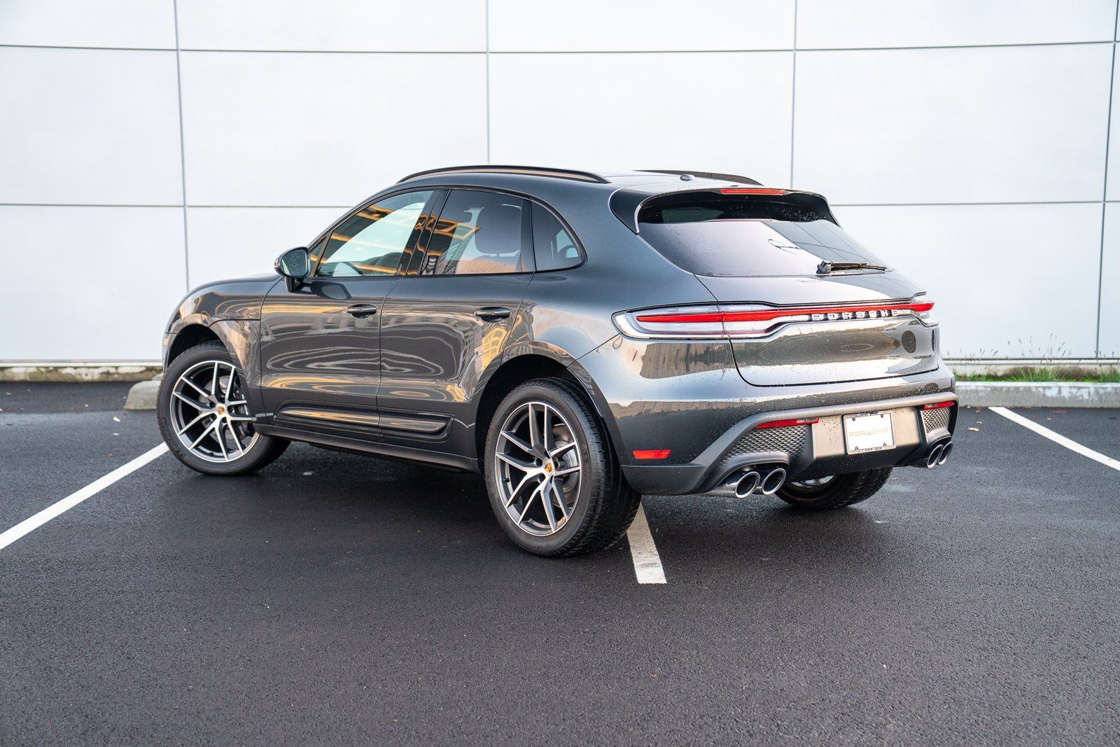 Certified 2026 Porsche Macan AWD/4WD image 3