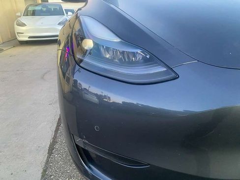 Used 2022 Tesla Model Y Long Range image 15