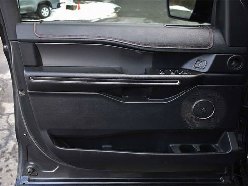 Used 2021 Ford Expedition Limited image 33