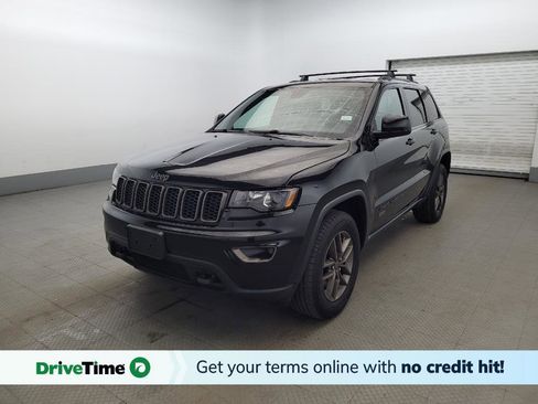 Used 2016 Jeep Grand Cherokee Laredo 75th Anniversary image 1