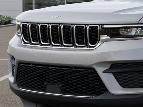New 2025 Jeep Grand Cherokee Laredo X image 28