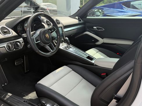 Used 2025 Porsche 718 Cayman S RWD image 2