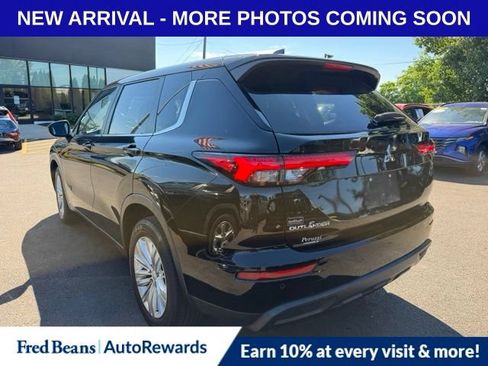 Used 2023 Mitsubishi Outlander ES AWD/4WD image 5