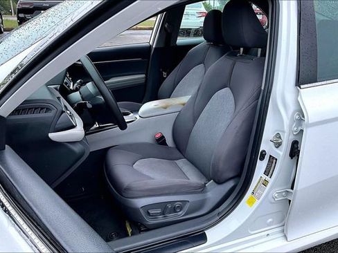 Used 2020 Toyota Camry LE FWD image 18