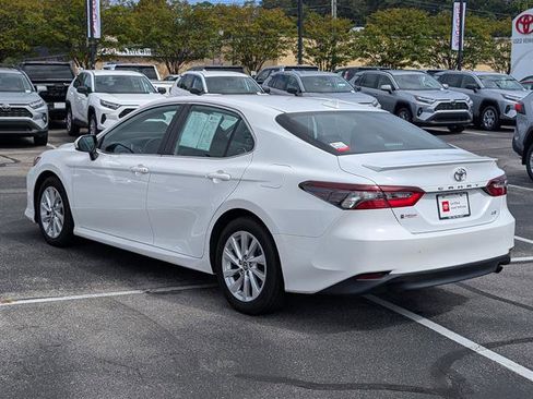 Used 2023 Toyota Camry LE image 4