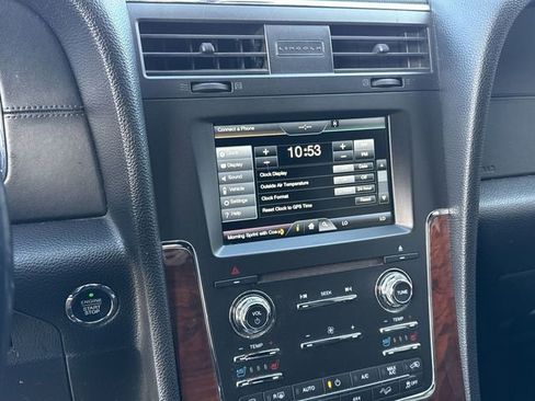 Used 2015 Lincoln Navigator 4WD image 13