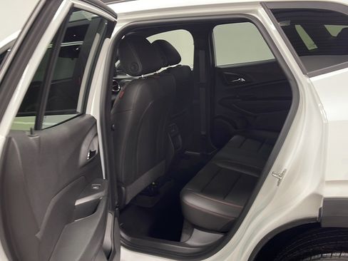 Used 2026 Chevrolet Trax RS FWD image 15