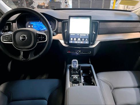 New 2026 Volvo XC90 B5 Plus w/ Protection Package Premier AWD/4WD image 7
