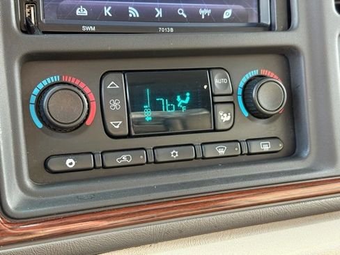 Used 2004 Cadillac Escalade AWD image 22