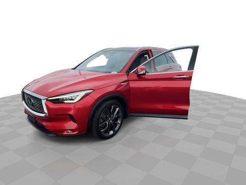 Used 2019 INFINITI QX50 Essential w/ Sensory Package AWD/4WD image 4