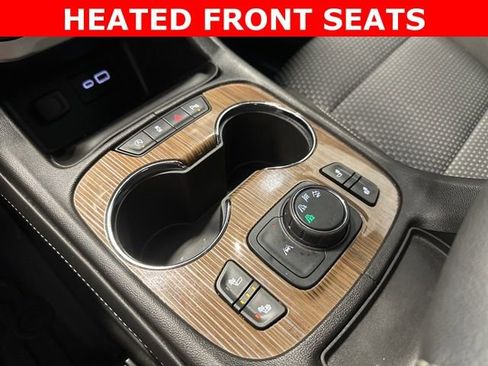 Used 2023 GMC Acadia SLE w/ Driver Convenience Package image 28