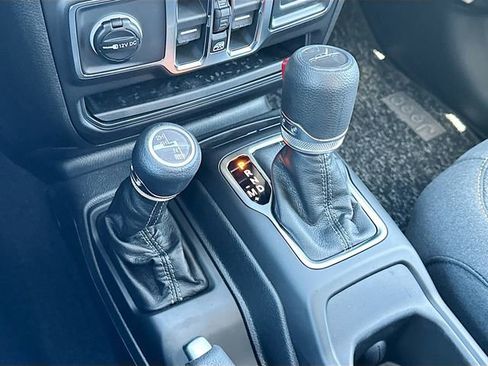 New 2026 Jeep Gladiator Sport AWD/4WD image 11
