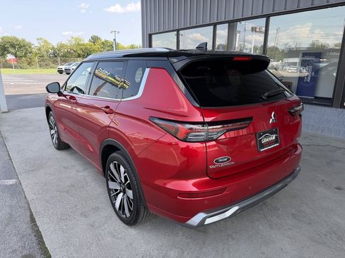 Used 2025 Mitsubishi Outlander SEL AWD/4WD image 5