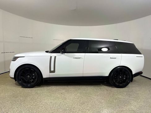 Used 2025 Land Rover Range Rover Long Wheelbase SE AWD/4WD image 2