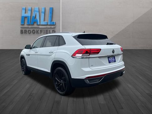 Certified 2022 Volkswagen Atlas Cross Sport SE image 3