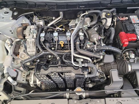 Used 2025 Nissan Altima 2.5 SV FWD image 30