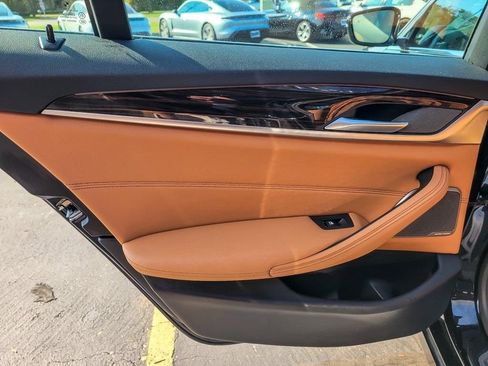 Used 2023 BMW 530e xDrive w/ Premium Package image 19