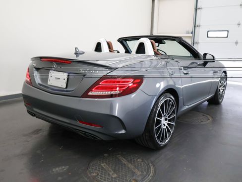 Used 2019 Mercedes-Benz SLC 43 AMG image 4