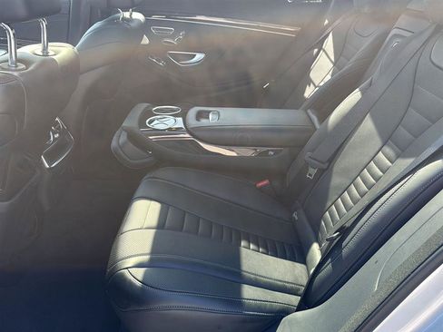 Used 2019 Mercedes-Benz S 560 Sedan image 23