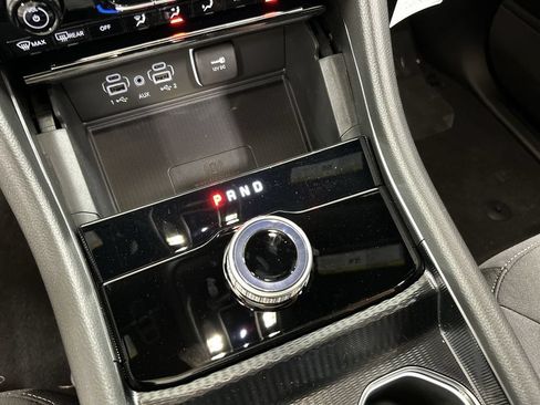 New 2026 Jeep Grand Cherokee Laredo X AWD/4WD image 17