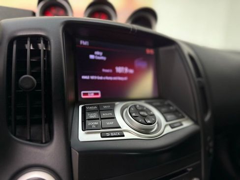 Used 2017 Nissan 370Z w/ Sport Package image 31