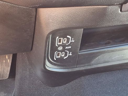 Used 2024 RAM 2500 Big Horn w/ Night Edition AWD/4WD image 10