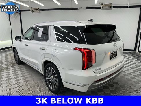 Used 2023 Hyundai Palisade Calligraphy image 3