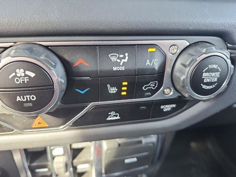 Used 2024 Jeep Gladiator Rubicon w/ Technology Group image 18