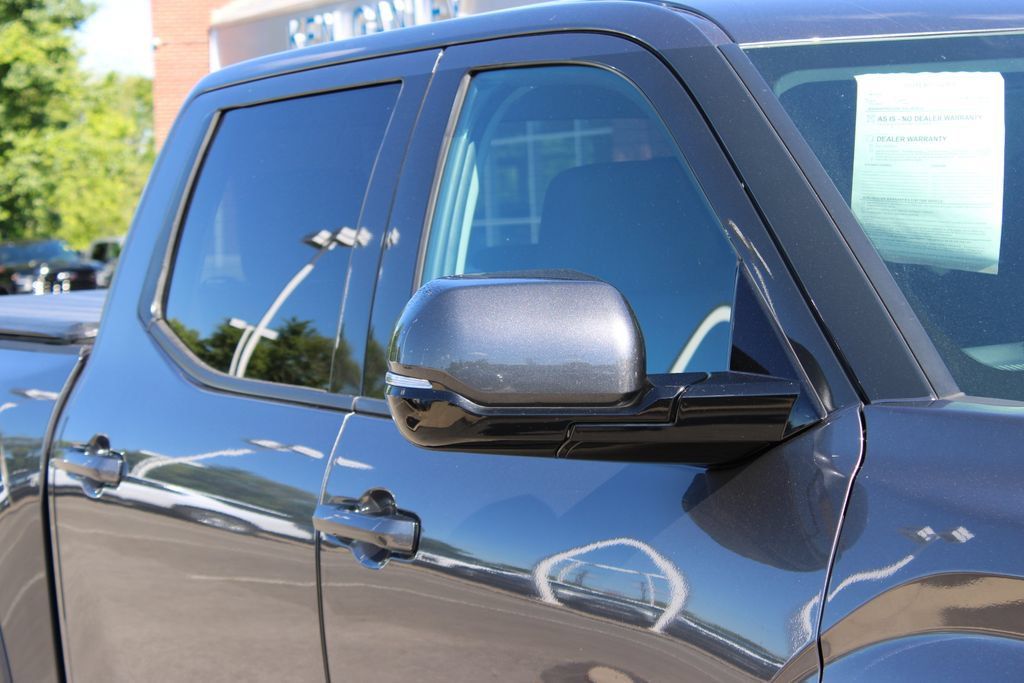 Used 2023 Toyota Tundra SR5 w/ SR5 Convenience Package AWD/4WD image 2