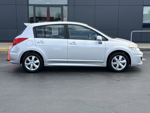 Used 2010 Nissan Versa SL w/ Premium Pkg image 2