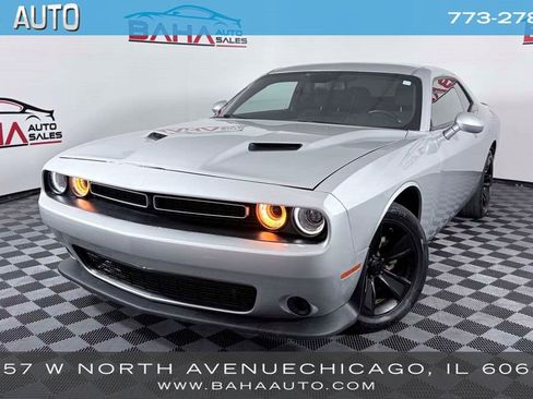 Used 2022 Dodge Challenger SXT RWD image 1