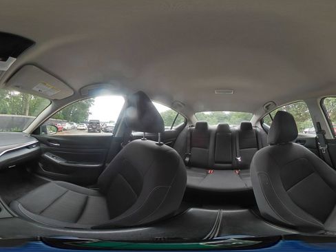 Used 2025 Nissan Altima 2.5 SV FWD image 41