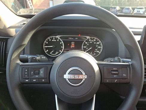 Used 2025 Nissan Pathfinder S image 20