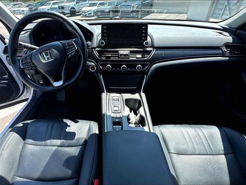 Used 2020 Honda Accord Touring image 16