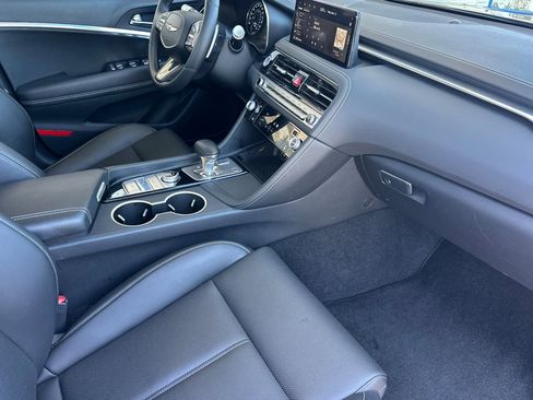 Used 2025 Genesis G70 2.5T image 17