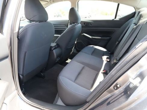 Used 2025 Nissan Altima 2.5 SV FWD image 17