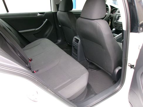 Used 2016 Volkswagen Jetta S image 10