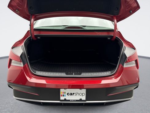 Used 2024 Hyundai Elantra SEL image 21