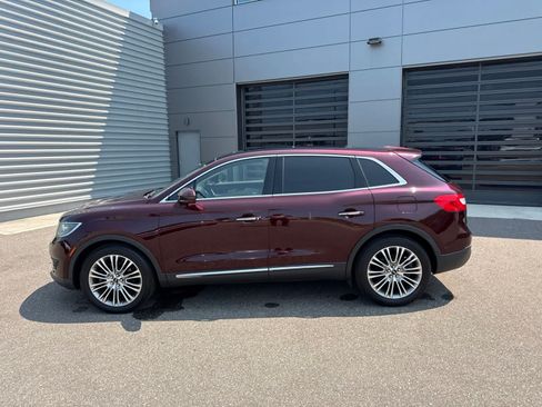 Used 2017 Lincoln MKX Reserve FWD image 2
