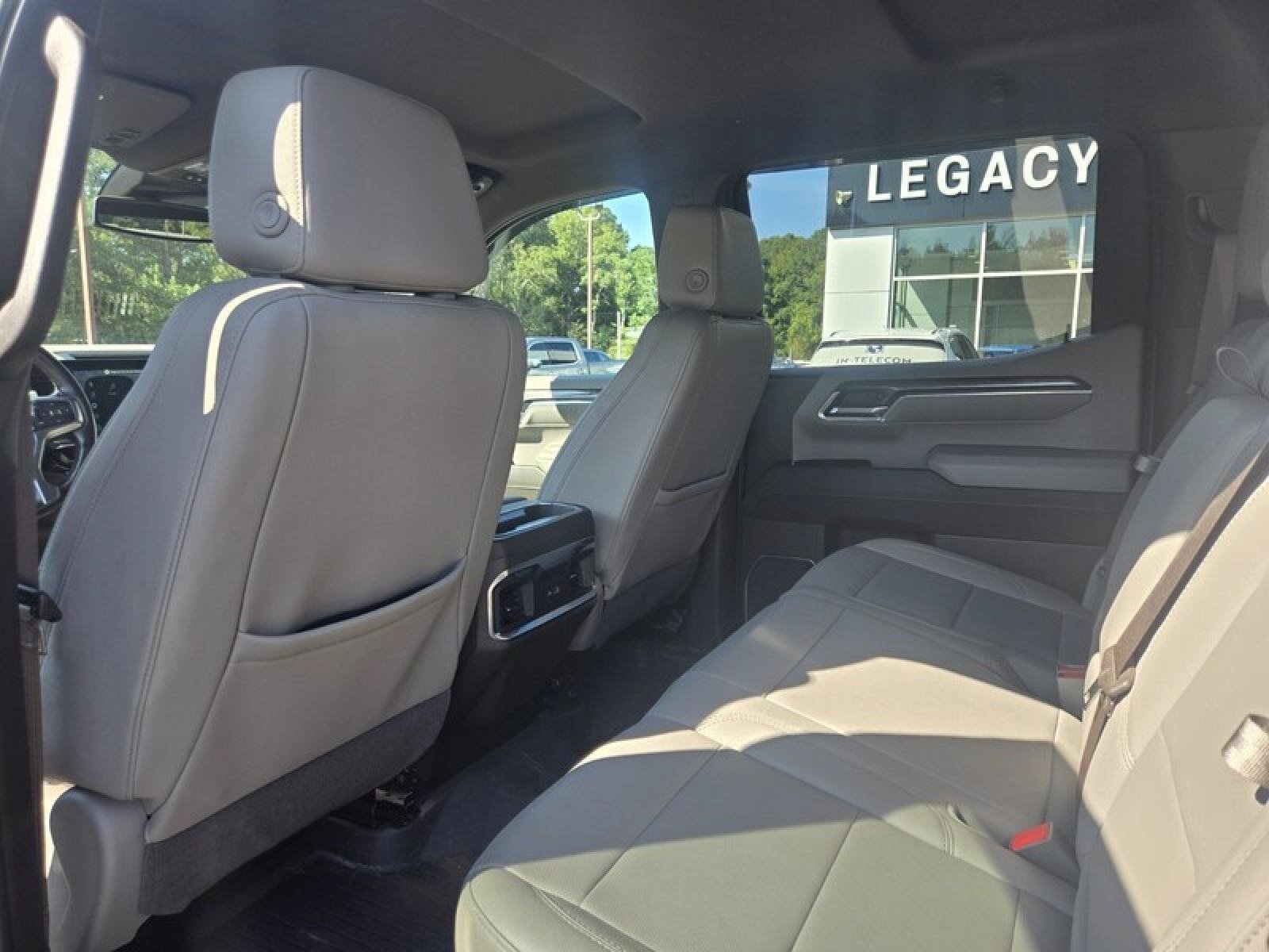 Used 2024 Chevrolet Silverado 1500 LTZ AWD/4WD image 21