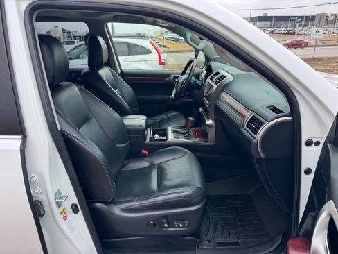 Used 2013 Lexus GX 460 Premium image 16