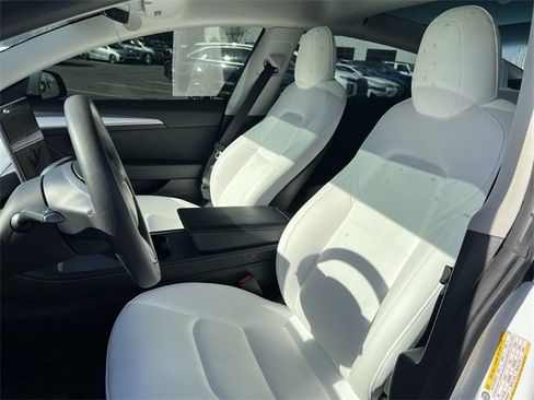 Used 2023 Tesla Model 3 Performance image 11