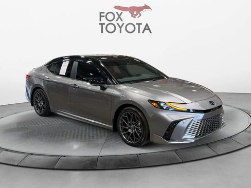 Used 2025 Toyota Camry XSE image 8