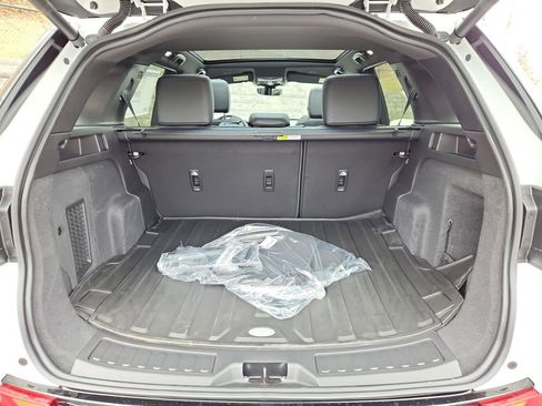 New 2026 Land Rover Discovery Sport Landmark image 13