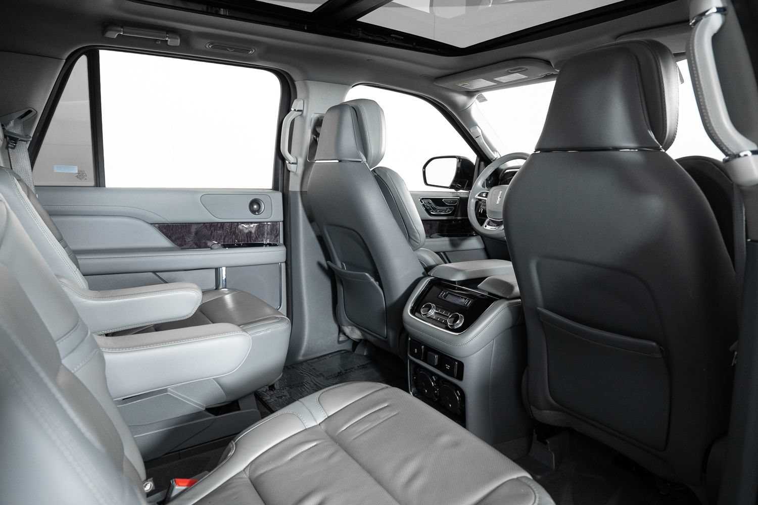 Used 2021 Lincoln Navigator L Reserve AWD/4WD image 22