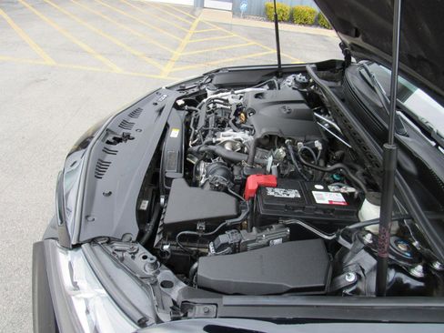 Used 2018 Toyota Camry SE image 37