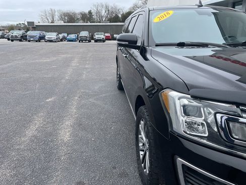 Used 2018 Ford Expedition Max Limited image 2